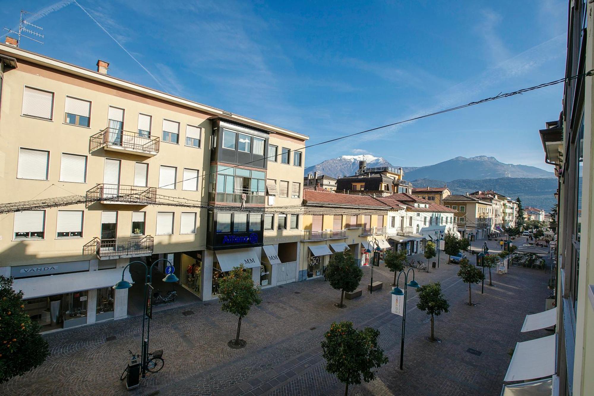 Riva Centro Apartment - Happy Rentals Zewnętrze zdjęcie